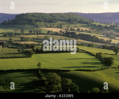 Lungo la camma verso il basso, un valore erratico del Cotswold Hills in Gloucestershire Foto Stock