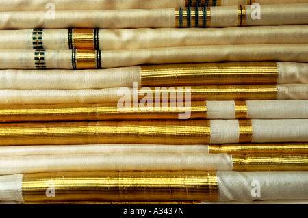 HANDLOOM SAREES PER HANDLOOM tessitori di BALARAMAPURAM VICINO A TRIVANDRUM Foto Stock