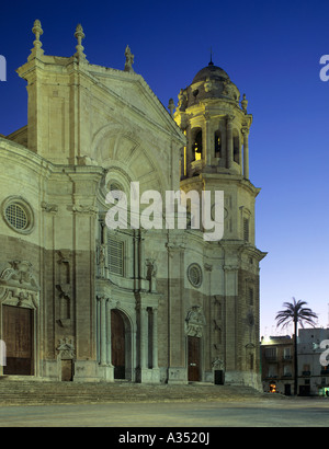 La cattedrale di Cadice , Spagna in prima serata. Foto Stock