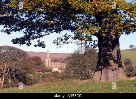 Hathersage chiesa in autunno nel Derbyshire "Gran Bretagna" Foto Stock