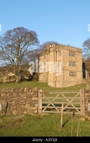 'Nord di fecce Hall' un Elizabethan 'manor house' 'tre storie' alta a Hathersage in Derbyshire "Gran Bretagna" Foto Stock