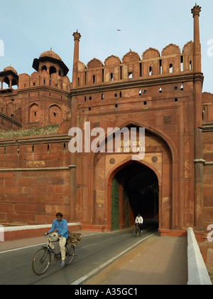 La porta di Delhi a Fort Rosso nella città capitale di Delhi in India del Nord Foto Stock