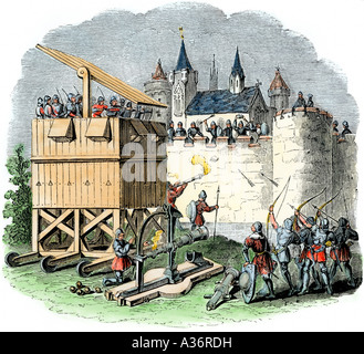 Moveable assedio torre di arcieri e cannone della guerra medievale. Colorate a mano la xilografia Foto Stock