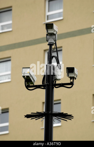 CCTV al di fuori del blocco di appartamenti in Hartcliffe Inghilterra Bristol REGNO UNITO Foto Stock