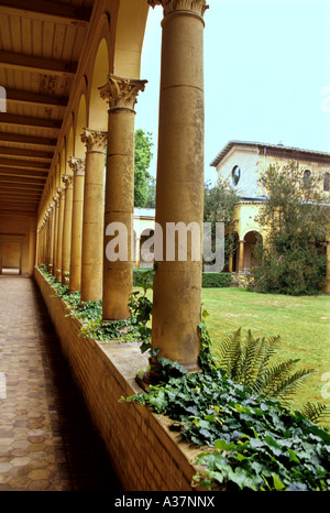 Cortile del Italianamente Friedenskirche pace chiesa all'estremità orientale del Parco Sanssouci Potsdam in Germania Foto Stock