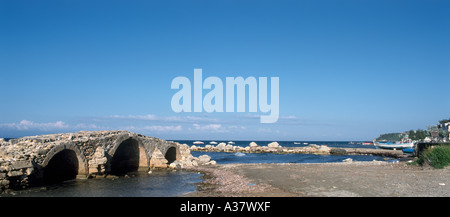 Panoramica del vecchio ponte di Argassi, Zacinto (Zante), Isole Ionie, Grecia Foto Stock