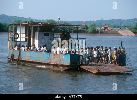 Traghetti locali nella vecchia Goa (Velha Goa), Goa, India Foto Stock