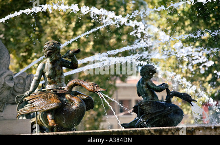 La fontana di la Rotonde place Charles de Gaulle, Aix en Provence, Francia. Foto Stock
