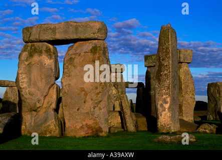 Stonehenge, bluestone, bluestones, pietra del neolitico, pietre del neolitico, Salisbury Plain, contea di Wiltshire, Inghilterra, Europa Foto Stock