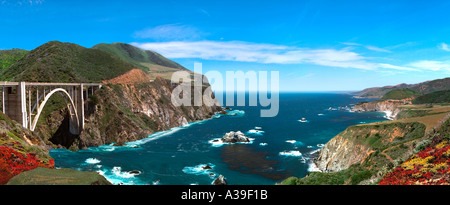 California USA Pacific Coast Highway , Bixby Bridge Ocean Scenic onde Panorama strada tortuosa, CGI Foto Stock