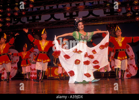 Ballerini cinesi, performance di danza, Dinastia Tang Theatre, città di Xian, Provincia di Shaanxi, Cina Foto Stock