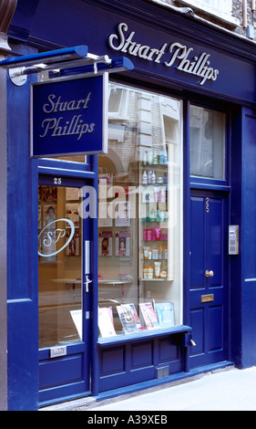 Stuart Phillips Parrucchiere, 25 Monmouth Street, Londra. Esterno. Foto Stock
