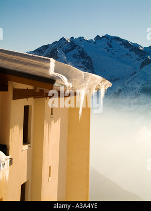 Alpe d'Huez tetto di fusione ghiaccioli Foto Stock