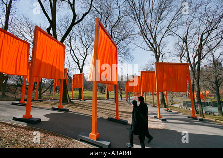 I cancelli a Central Park inverno 05 NYC da Christo Foto Stock