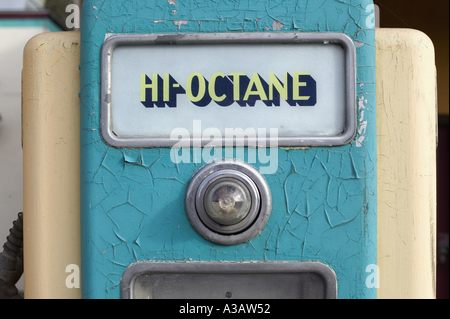 Antique ad alto numero di ottani della pompa benzina Foto Stock