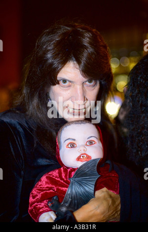 New York s Village Halloween Parade New York City USA 31 ottobre 2006 La nazione s pubblica più grande festa di Halloween Foto Stock