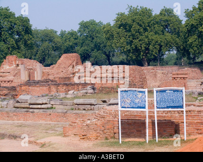 SARNATH Uttar Pradesh India Novembre Mulgandha Kuli i resti di un grande tempio pensato per essere in cui Buddha meditato Foto Stock