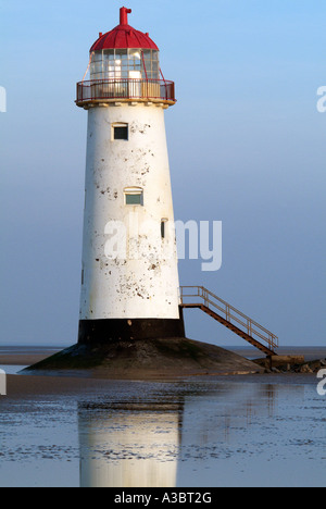 Punto Talacre di ayr Mostyn banca canale faro faro river dee estuary Flint Flintshire Galles del Nord del Galles REGNO UNITO Foto Stock