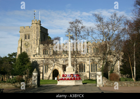 San Pietro e di San Paolo e della Chiesa Memoriale di guerra, Tring Hertfordshire, Regno Unito Foto Stock