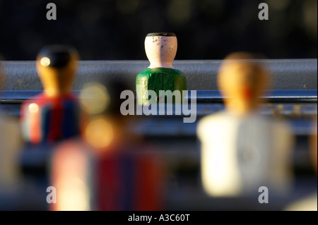 Player su un fussball calcio calcio del Real Madrid contro il Barcellona colori tenerife spagna goalie in verde Foto Stock