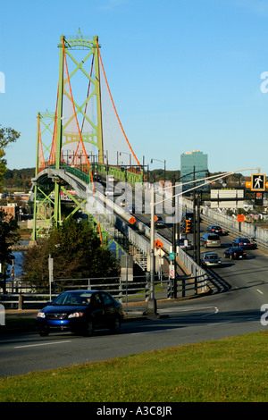 Angus L. Macdonald Bridge, Halifax, Nova Scotia, Canada, coprendo il porto di Halifax Foto Stock