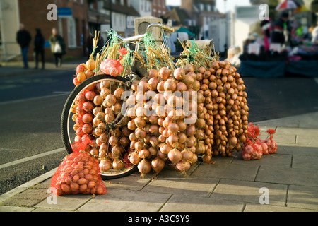 Cipolla francese venditori moto e bicicletta cipolle Foto Stock