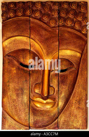 Budda buddah mostra golden face close up dettaglio religione divinità di Dio sacerdote profeta face icona beata santa chiesa tempio foto Foto Stock