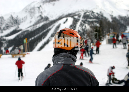 Sciare nelle Montagne Rocciose Canadesi Foto Stock