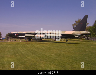 California Atwater Castello Museo aria B52D Stratofortress bombardiere usato estensivamente in Vietnam Foto Stock