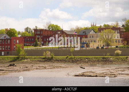 Vista di Calais Maine attraverso St Croix River da St Stephen New Brunswick Canada Foto Stock