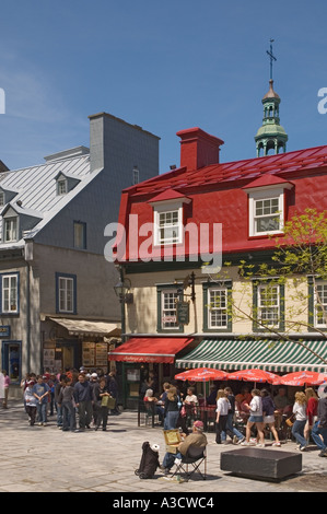 Canada Quebec Quebec City Vieux Quebec Città Alta Auberge du Tresor Hotel cafè sul marciapiede Foto Stock