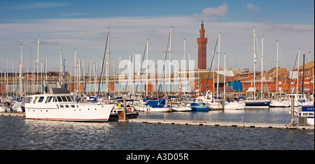 Dock di pesce e la torre a Grimsby Lincolnshire England Regno Unito Foto Stock