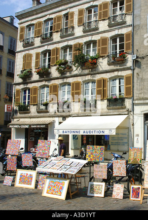 Vista caratteristica del centro di Bayonne Aquitaine Sudovest della Francia Europa Foto Stock