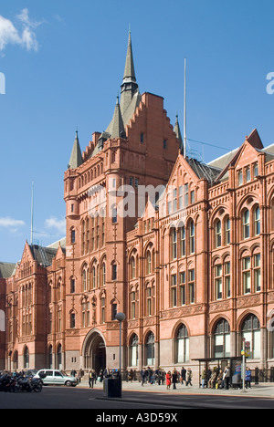 Facciata di cotto rosso edificio vittoriano noto come barre di Holborn costruiti appositamente per Prudential Assurance Holborn City di Londra Inghilterra REGNO UNITO Foto Stock