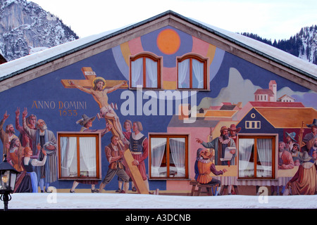 Oberammergau casa con tradizionale tipica pittura murale di Baviera Germania Foto Stock