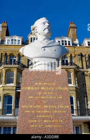 Statua di Edward Welby Pugin, figlio di Augustus Welby Pugin e architetto di Granville Hotel, Ramsgate Foto Stock