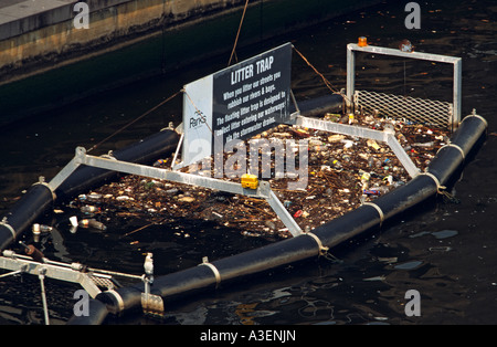 Fiume trappola di lettiera, Melbourne Australia Foto Stock