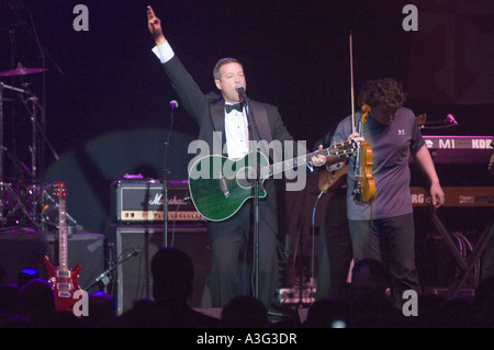 Maryland Gov Martin O Malley sul palco di gala di inaugurazione al Convention Center di Baltimore Foto Stock