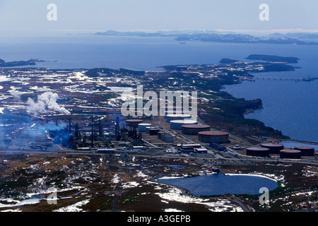 Provinciale linee aria PAL appositamente modificato e dotato di Super King Air 200 sorvola Terranova provengono dalla possibilità raffineria di petrolio Foto Stock