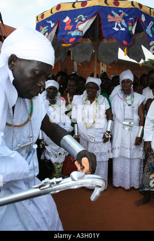 Capo delle celebrazioni di famiglia , Abomey , Benin , Africa occidentale Foto Stock