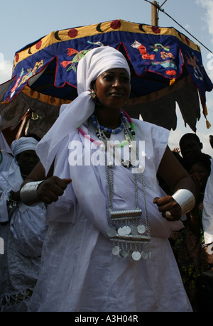 Capo delle celebrazioni di famiglia , Abomey , Benin , Africa occidentale Foto Stock