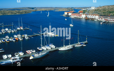 Marina in Smogen attraverso da Kungshamn sulla penisola di Sotenas nel sud-ovest della Svezia Foto Stock