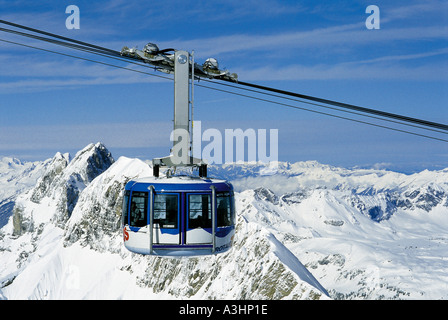 Revolving funivia per il Monte Titlis swiss alpes svizzera solo uso editoriale Foto Stock