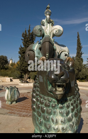 La scultura contemporanea denominata 'la fontana dei leoni" da scultore tedesco Gernot Rumpf (1989) in Bloomfield giardino occidentale di Gerusalemme, Israele Foto Stock