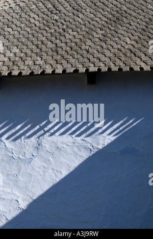 Particolare della casa contadina esposta al Museo etnografico del Villaggio. (Muzeul National al Satului Dimitrie Gusti) a Bucarest Romania Foto Stock