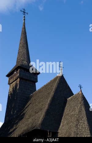 La Chiesa di Dragomireşti 1772 in stile Maramures al Museo etnografico del Villaggio. (Muzeul National al Satului Dimitrie Gusti) a Bucarest Romania Foto Stock