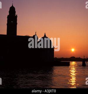 Chiesa di San Michele in Isola al tramonto Venezia Veneto Italia Foto Stock