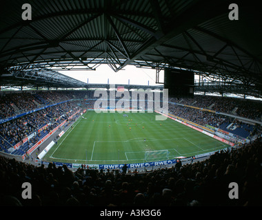 Calcio, Seconda Bundesliga, 2004/2005, la folla di spettatori nello stadio MSV Arena di Duisburg, MSV Duisburg rispetto a Karlsruhe SC 1:4, D-Duisburg, Basso Reno, la zona della Ruhr, Renania settentrionale-Vestfalia Foto Stock