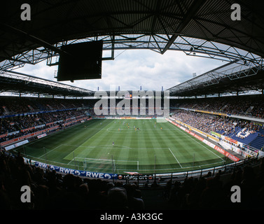 Calcio, Seconda Bundesliga, 2004/2005, la folla di spettatori nello stadio MSV Arena di Duisburg, MSV Duisburg rispetto a Karlsruhe SC 1:4, D-Duisburg, Basso Reno, la zona della Ruhr, Renania settentrionale-Vestfalia Foto Stock