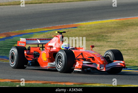 Felipe Massa in Ferrari F248 durante la Formula 1 le sessioni di test a Valencia nel gennaio 2007 Foto Stock